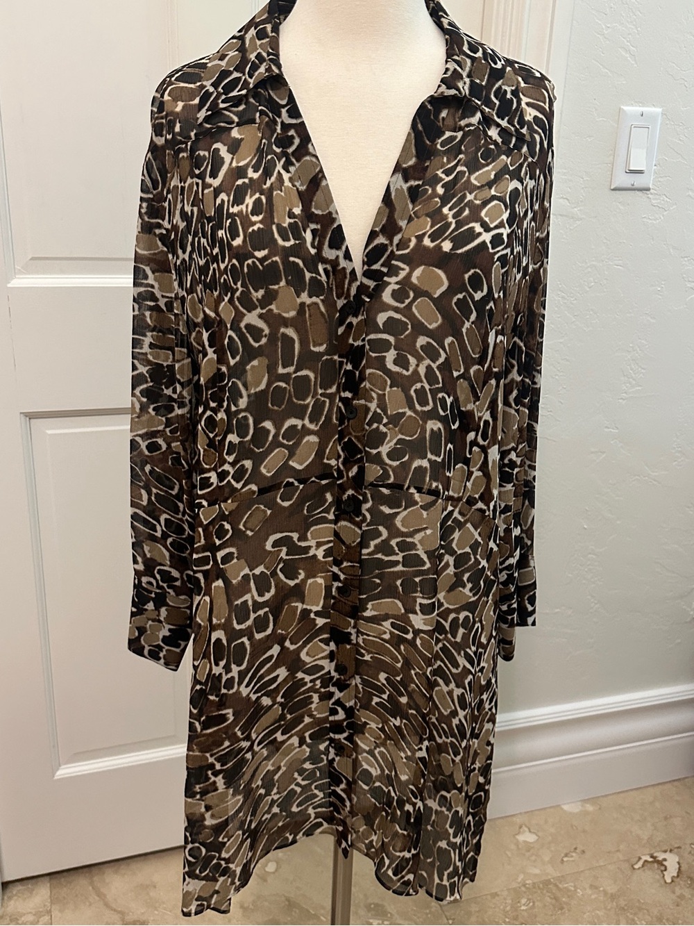 Chicos Silk Animal print tunic with belt